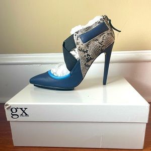Used Gx by Gwen Stefani stiletto Pumps Shoes | Size 9.5M | Color Navy/Snake